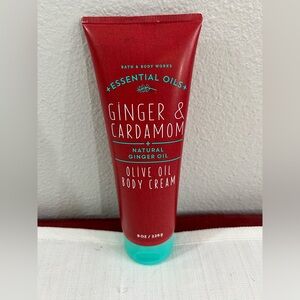 Bath & Body Works Ginger & Cardamom Olive‎ Oil Body Cream - Red